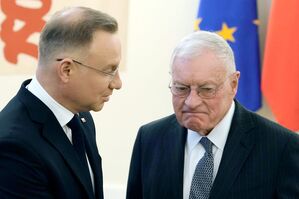 Kellogg (rechts) besuchte Polen auf der Durchreise nach Kiew, wo er am Donnerstag mit dem ukrainischen Präsidenten Wolodymyr Selenskyj und Verteidigungsminister Rustem Umjerow zusammentreffen wird. , © Czarek Sokolowski/AP/dpa