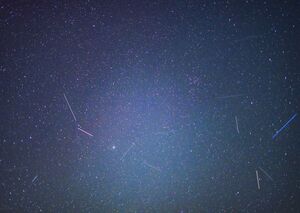 Verglühender Weltraumschrott leuchtet länger als Sternschnuppen., © Patrick Pleul/dpa