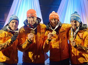 2015 holten Erik Lesser (links) mit Arnd Peiffer, Daniel Böhm und Simon Schempp das bislang letzte WM-Gold für die deutsche Männer-Staffel., © picture alliance / dpa