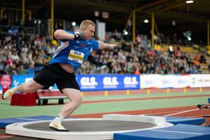 Kugelstoßer Eric Maihöfer holt sich den deutschen Meistertitel in der Halle., © Marius Becker/dpa