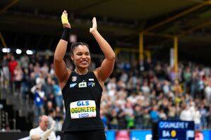 Yemisi Ogunleye stößt in Dortmund eine persönliche Bestweite., © Marius Becker/dpa