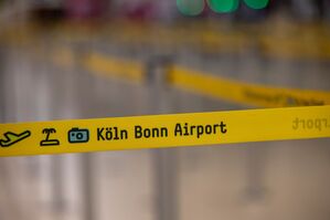 Wegen der Streikaufrufe kommt es in Köln/Bonn zu massiven Beeinträchtigungen des Flugbetriebs und zu zahlreichen Flugausfällen, © Thomas Banneyer/dpa