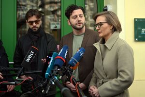 Felix Banaszak und Franziska Brantner wollen Co-Parteivorsitzende der Grünen bleiben., © Federico Gambarini/dpa